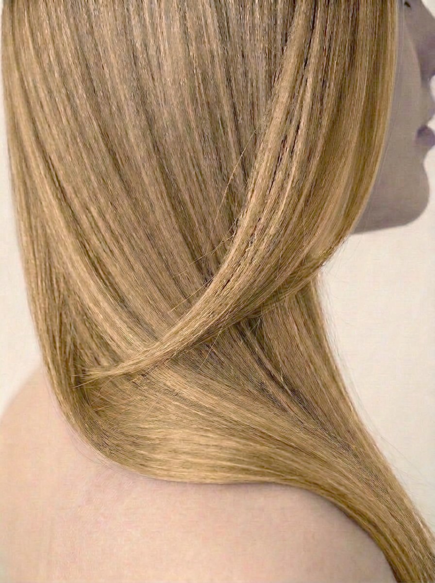 5Q Golden Blonde hair colour — Side profile